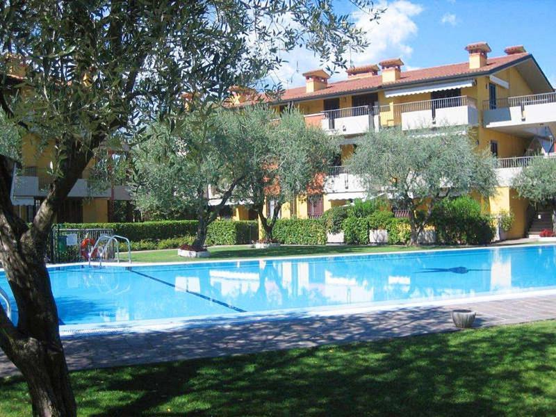 Appartamento Discovery Flat With Pool & Bikes Sirmione Esterno foto