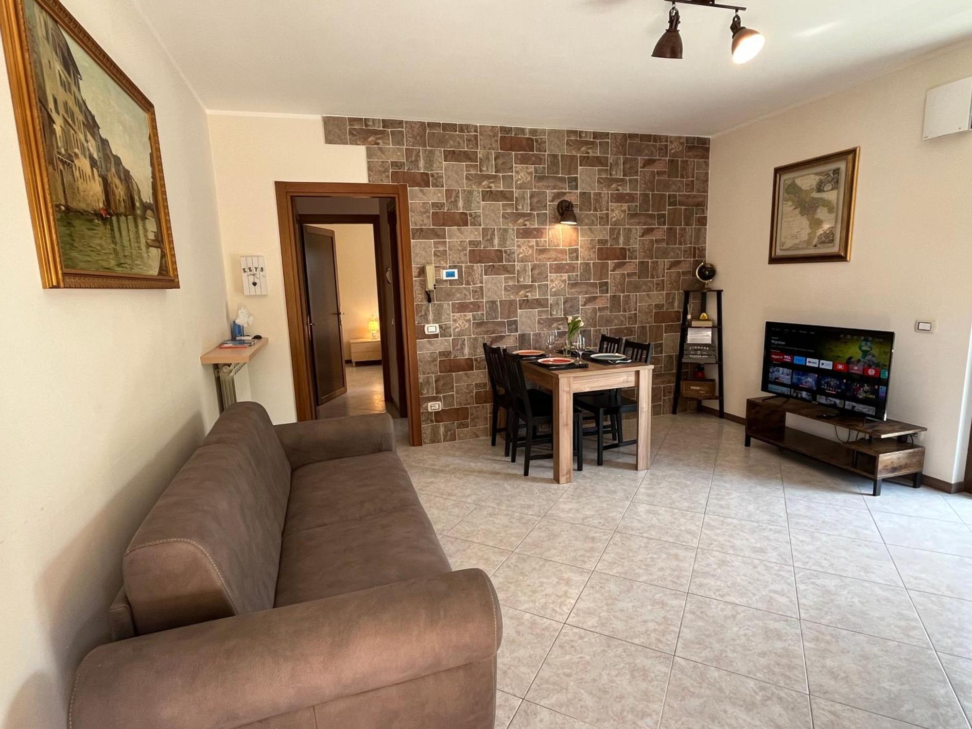 Appartamento Discovery Flat With Pool & Bikes Sirmione Esterno foto